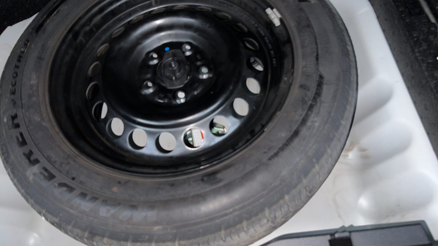 Used 2025 Maruti Suzuki Brezza Vxi AT Petrol Automatic tyres SPARE TYRE VIEW