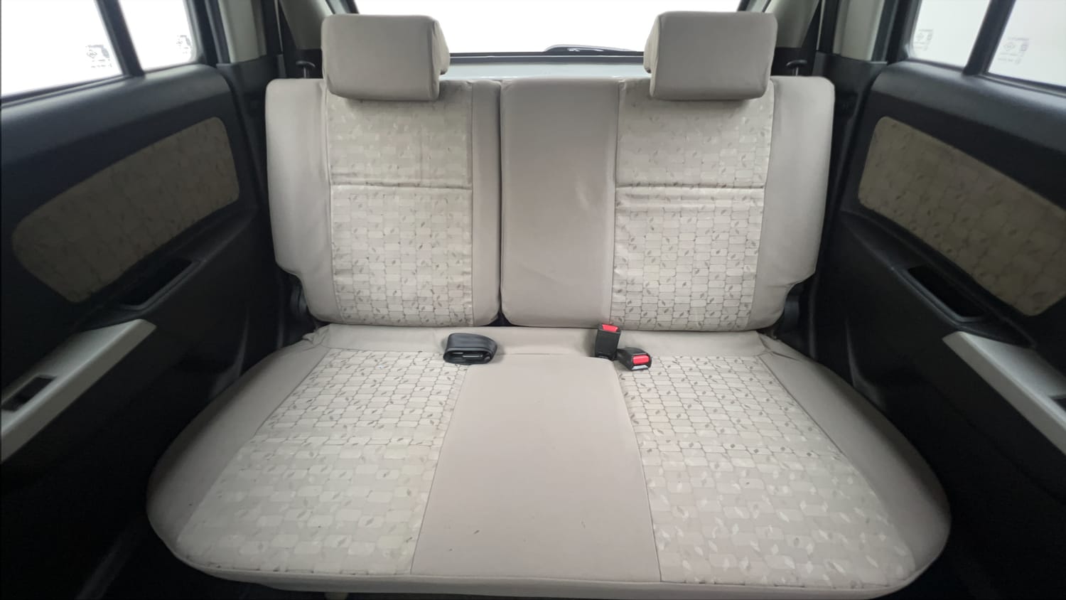 Used 2013 Maruti Suzuki Wagon R VXI Petrol Manual interior REAR SEAT CONDITION VIEW