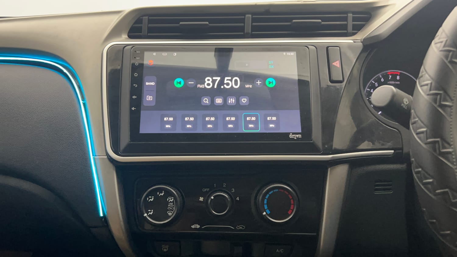 Used 2017 Honda City S Petrol Petrol Manual top_features Integrated (in-dash) music system