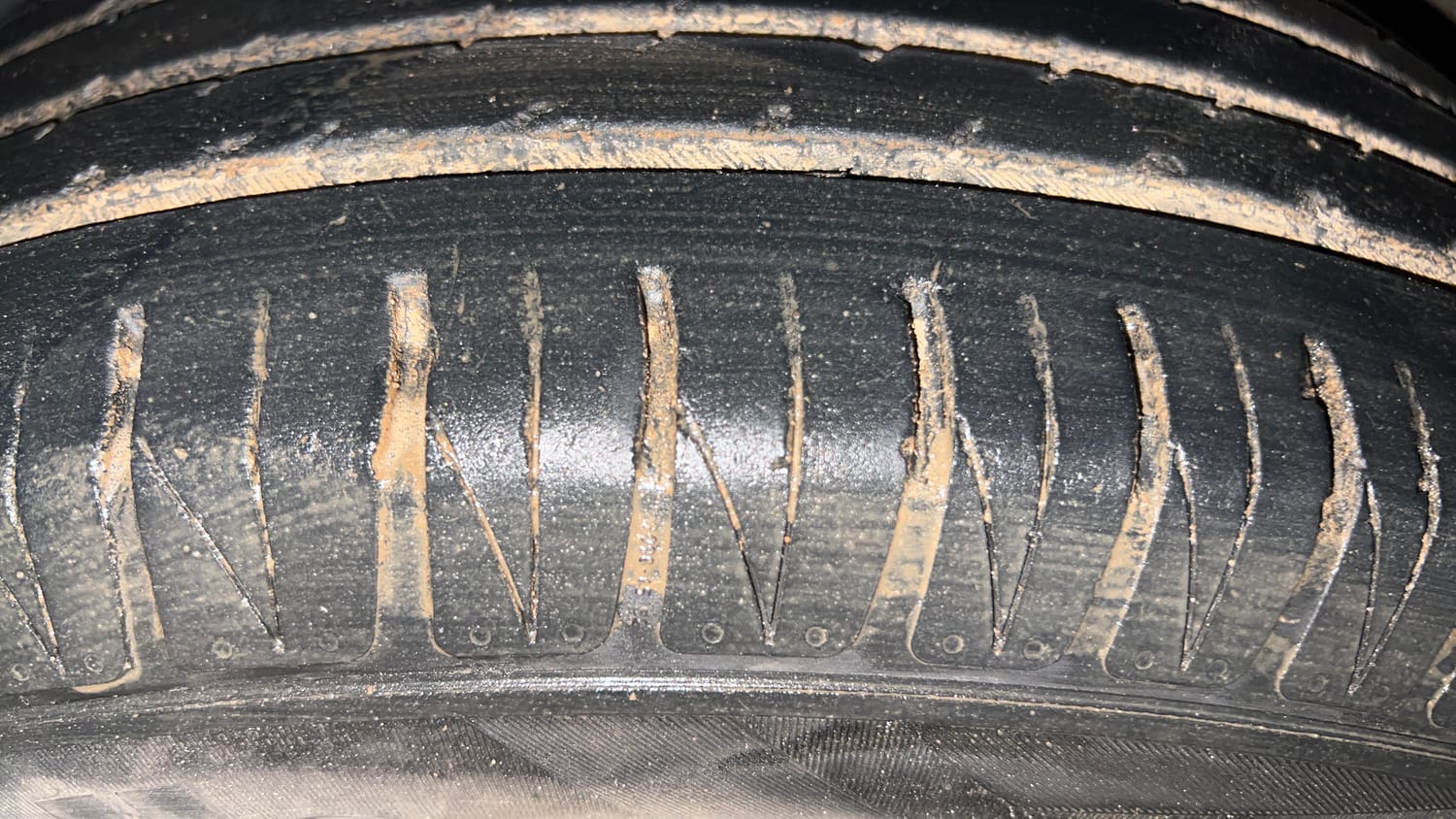 Used 2022 Kia Sonet HTX 1.5 Diesel Manual tyres LEFT FRONT TYRE TREAD VIEW