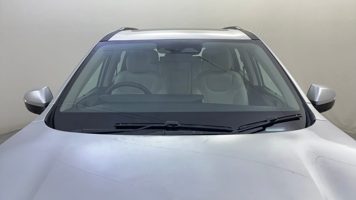 Used 2021 Mahindra XUV700 AX 7 Petrol AT 7 STR Petrol Automatic exterior FRONT WINDSHIELD VIEW