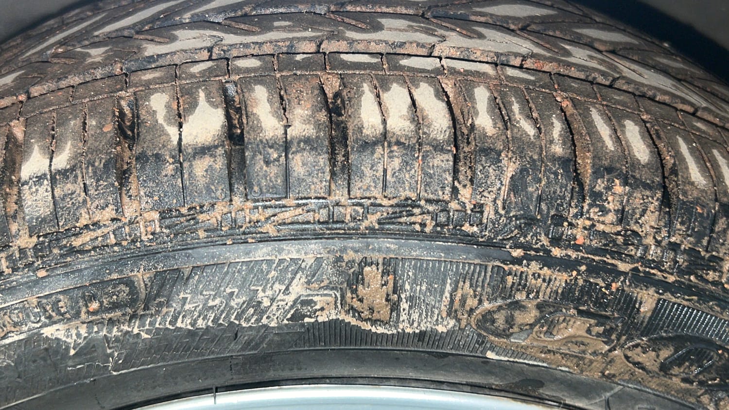 Used 2017 Hyundai Grand i10 Sportz 1.2 Kappa VTVT Petrol Manual tyres LEFT FRONT TYRE TREAD VIEW
