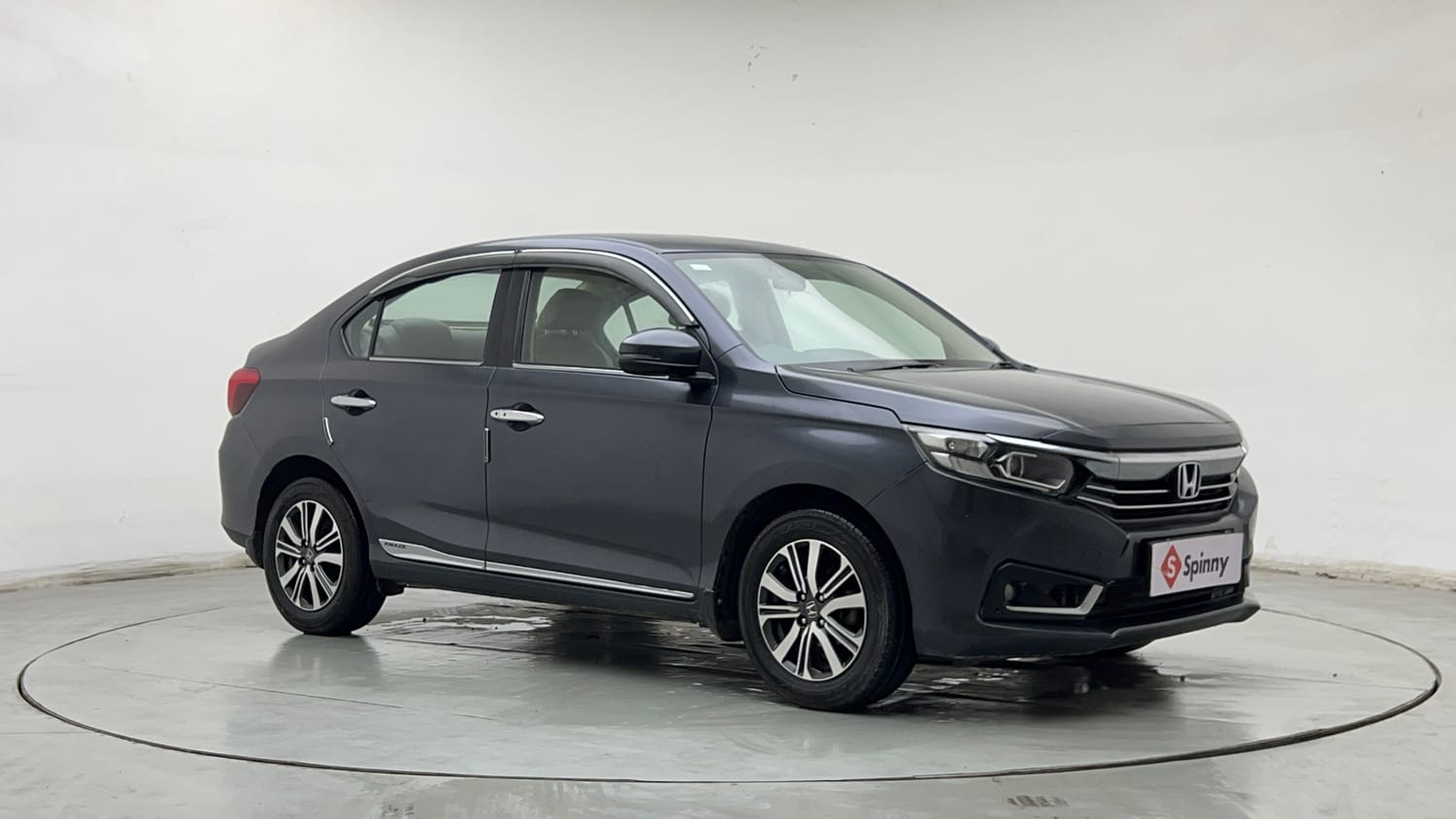 Used 2022 Honda Amaze VX CVT 1.2 Petrol Petrol Automatic exterior RIGHT FRONT CORNER VIEW