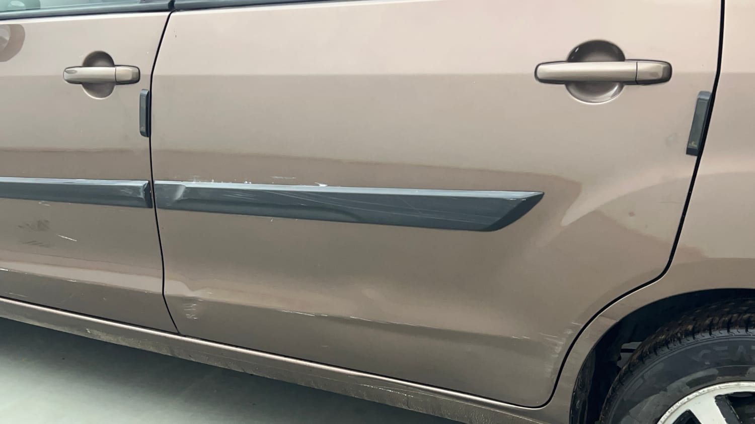 Used 2013 Maruti Suzuki Ertiga Vxi Petrol Manual dents MINOR DENT