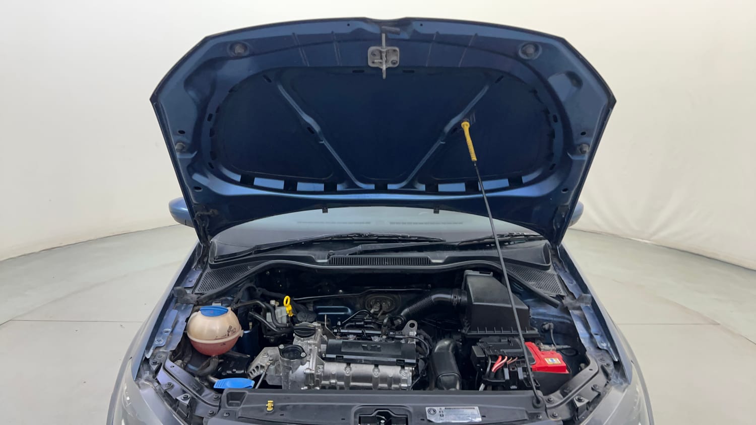 Used 2017 Volkswagen Polo Highline1.2L (P) Petrol Manual engine ENGINE & BONNET OPEN FRONT VIEW
