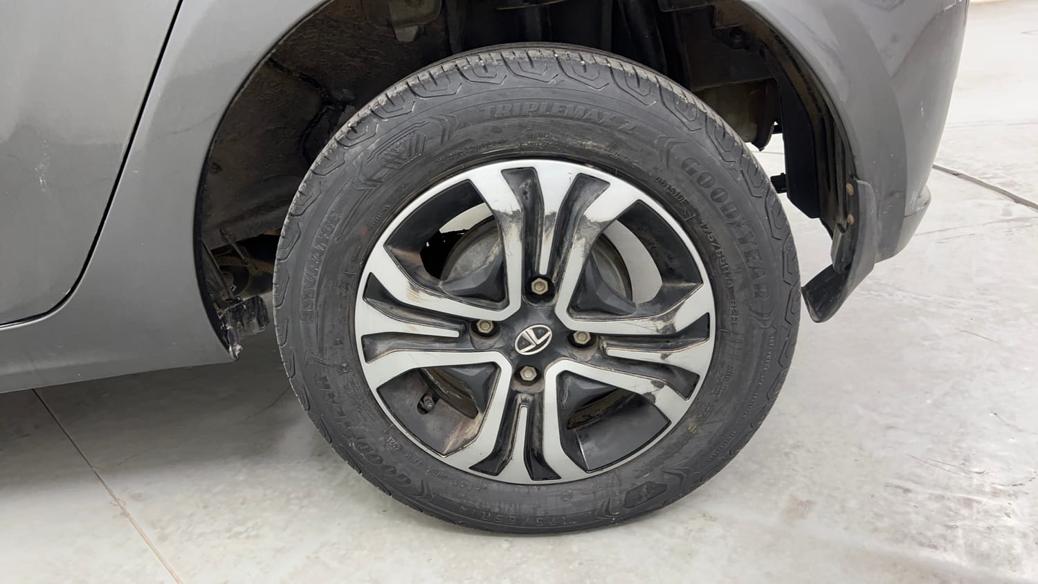 Used 2022 Tata Tiago XZ Plus CNG Cng Manual tyres LEFT REAR TYRE RIM VIEW