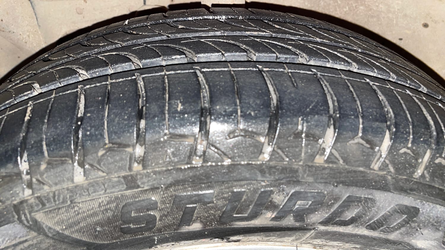 Used 2016 Ford Figo Trend 1.2 Ti-VCT Petrol Manual tyres LEFT FRONT TYRE TREAD VIEW