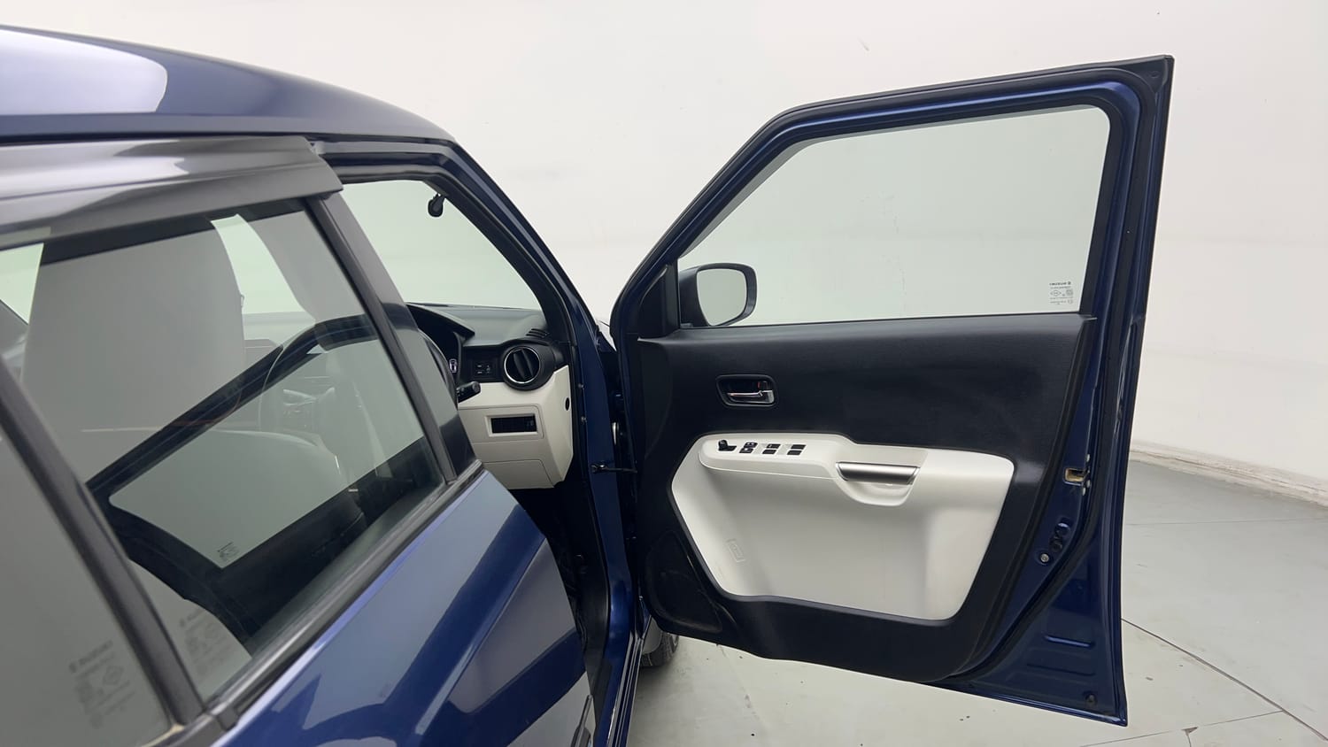 Used 2019 Maruti Suzuki Ignis Delta 1.2 MT Petrol Manual interior RIGHT FRONT DOOR OPEN VIEW