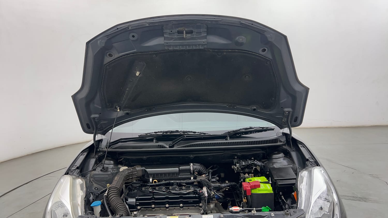 Used 2016 Maruti Suzuki Baleno Zeta 1.2 Petrol Manual engine ENGINE & BONNET OPEN FRONT VIEW