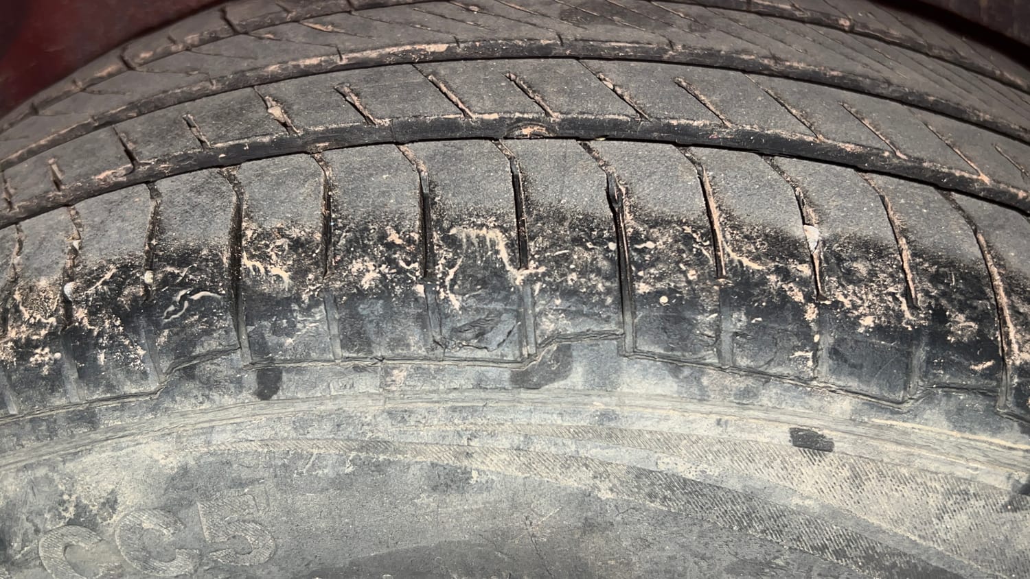 Used 2012 Volkswagen Polo Comfortline 1.2L (P) Petrol Manual tyres RIGHT REAR TYRE TREAD VIEW