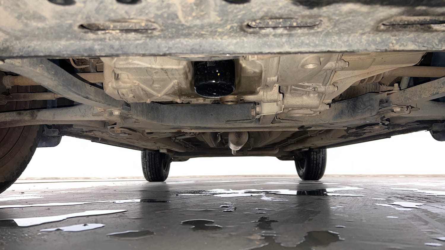 Used 2021 Nissan Magnite XL Petrol Manual extra FRONT LEFT UNDERBODY VIEW