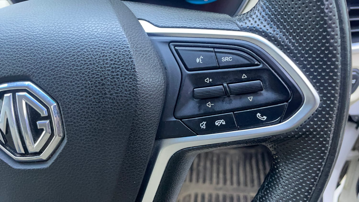 Used 2022 MG Motors Hector Sharp 1.5 Petrol CVT Petrol Automatic top_features Cruise control
