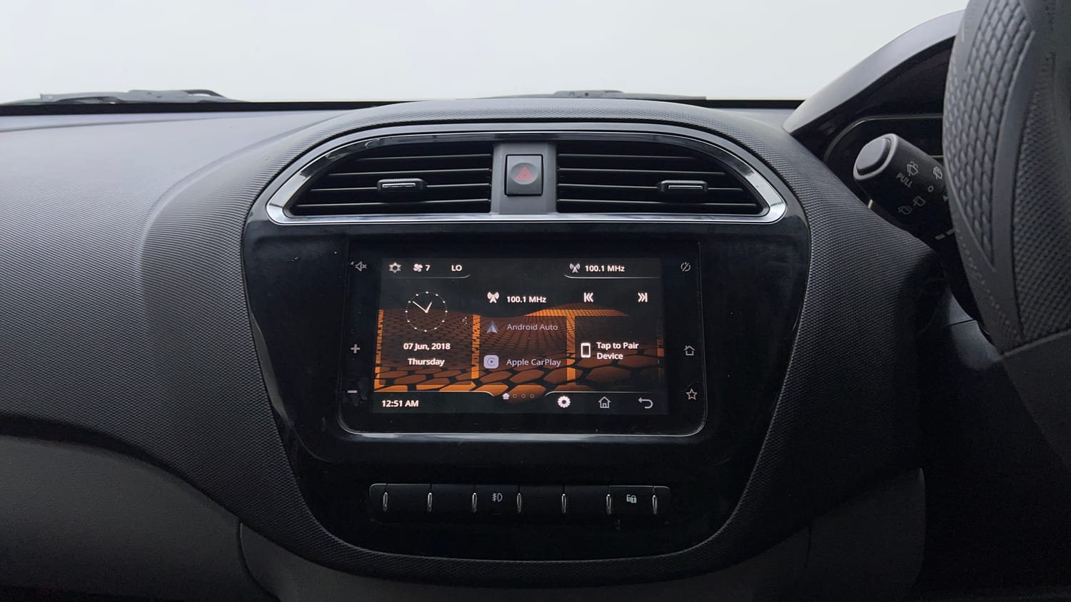 Used 2020 Tata Tiago XZ Plus Petrol Manual top_features Touch screen infotainment system