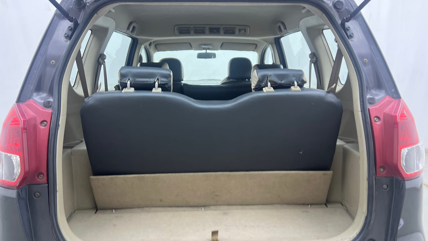 Used 2013 Maruti Suzuki Ertiga Vxi Petrol Manual interior DICKY INSIDE VIEW