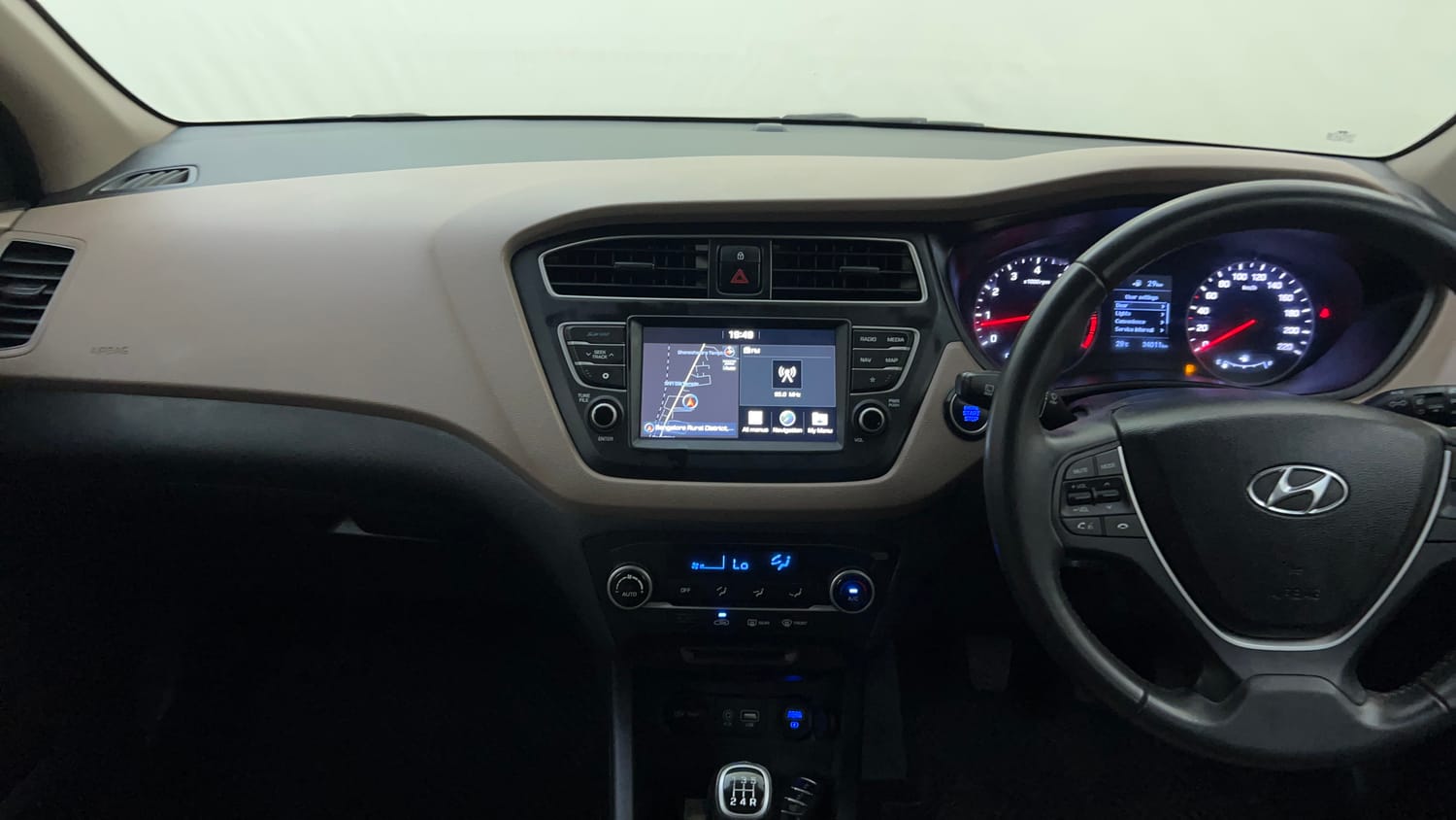 Used 2019 Hyundai Elite i20 Asta 1.2 (O) Petrol Manual interior MUSIC SYSTEM & AC CONTROL VIEW