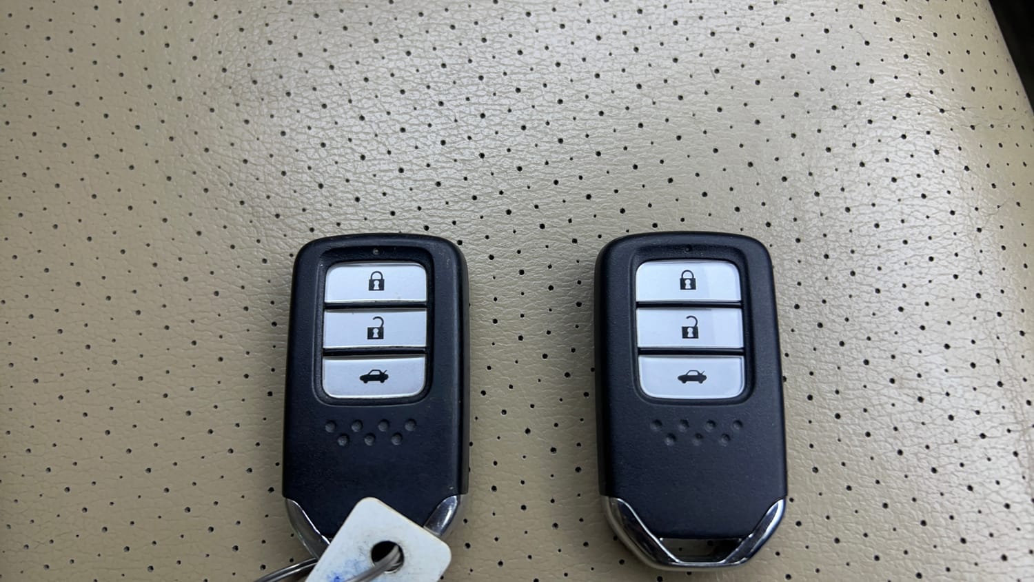 Used 2016 Honda City VX CVT Petrol Automatic extra CAR KEY VIEW