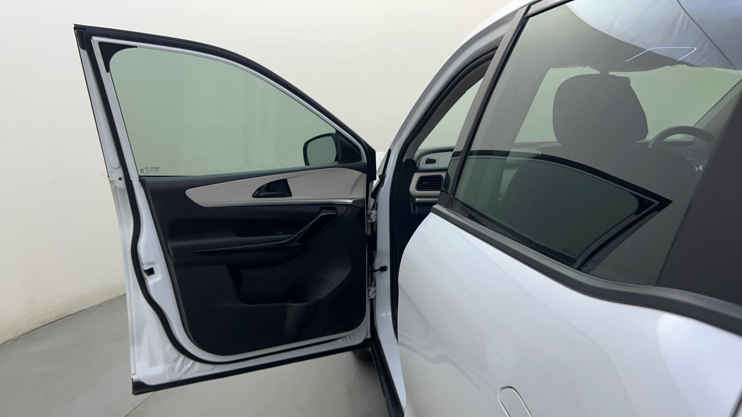 Used 2024 Mahindra XUV700 AX 5 Petrol AT 5 STR Petrol Automatic interior LEFT FRONT DOOR OPEN VIEW