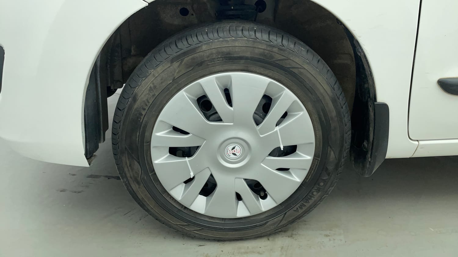 Used 2018 Maruti Suzuki Wagon R 1.0 VXI AMT Petrol Automatic tyres LEFT FRONT TYRE RIM VIEW