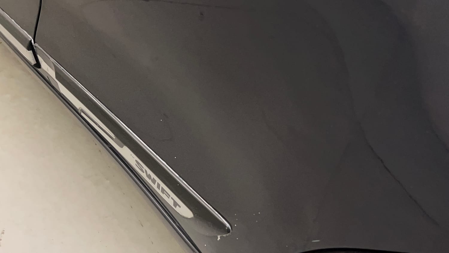 Used 2018 Maruti Suzuki Swift ZXi AMT Petrol Automatic dents MINOR DENT