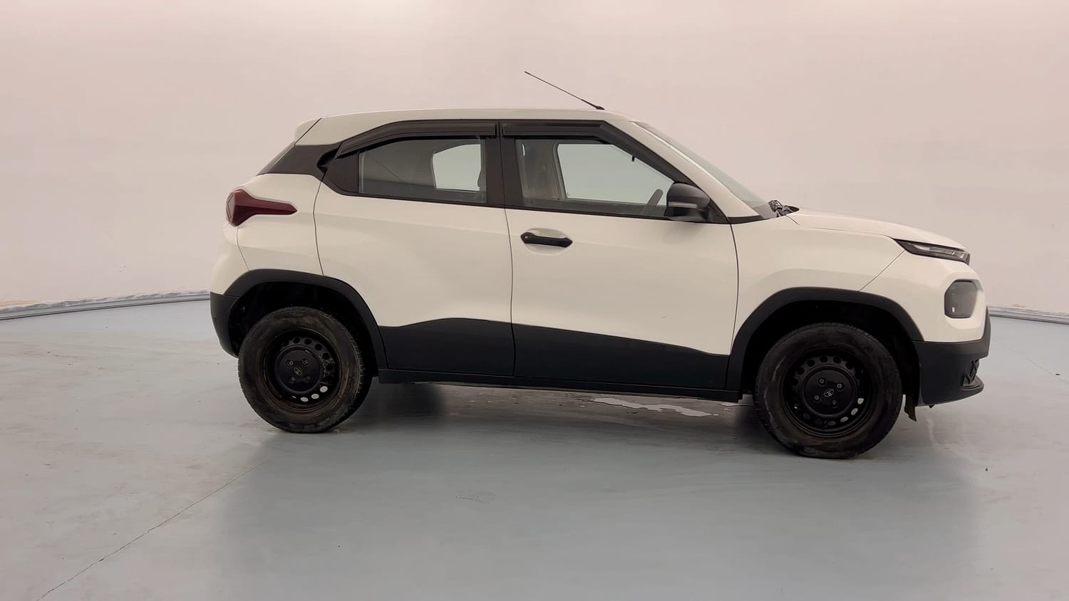 Used 2022 Tata Punch Pure MT Petrol Manual exterior RIGHT SIDE VIEW