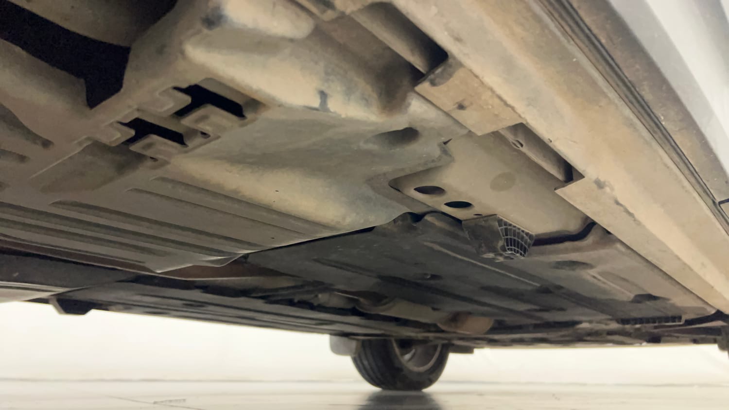 Used 2023 Volvo XC40 B4 Ultimate Petrol Automatic extra REAR RIGHT UNDERBODY VIEW