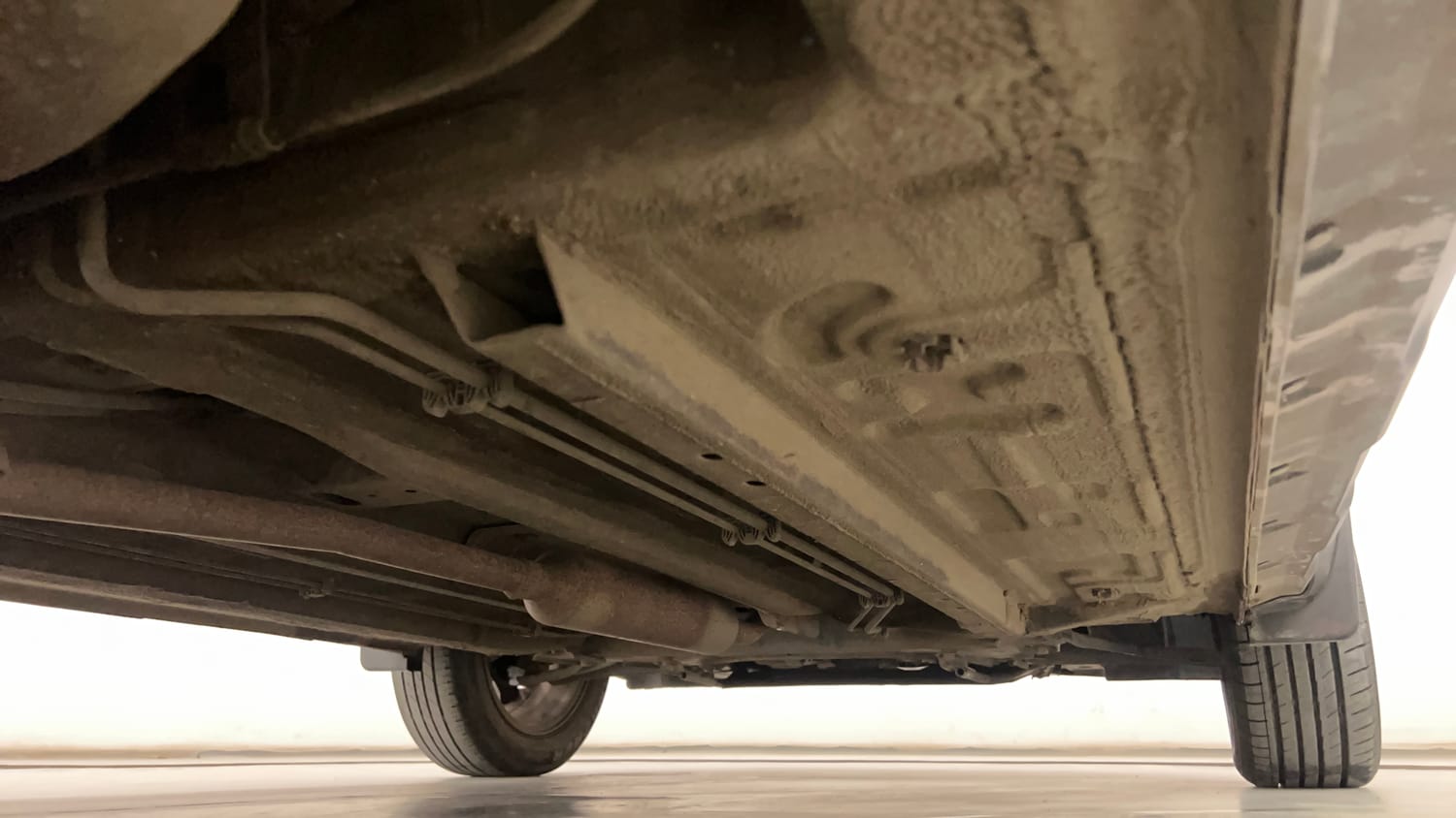 Used 2022 Renault Kiger RXT (O) MT Dual Tone Petrol Manual extra REAR RIGHT UNDERBODY VIEW