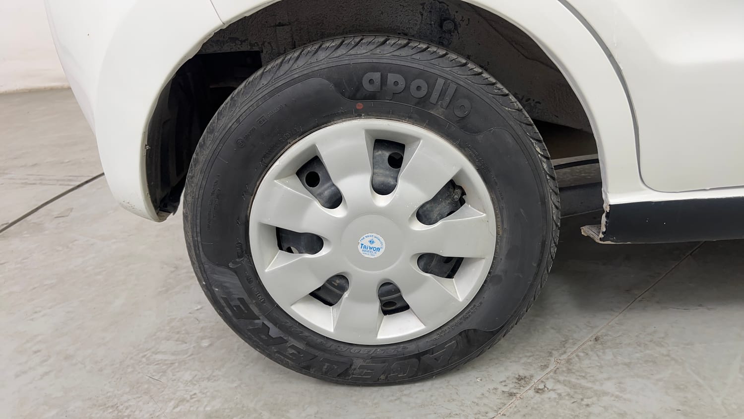 Used 2013 Maruti Suzuki A-Star VXI Petrol Manual tyres RIGHT REAR TYRE RIM VIEW