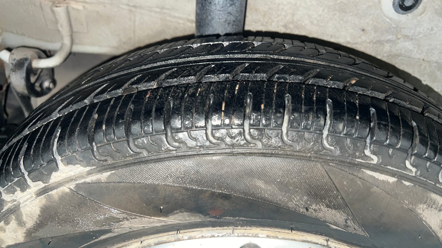 Used 2019 Maruti Suzuki Celerio LXi Petrol Manual tyres RIGHT REAR TYRE TREAD VIEW