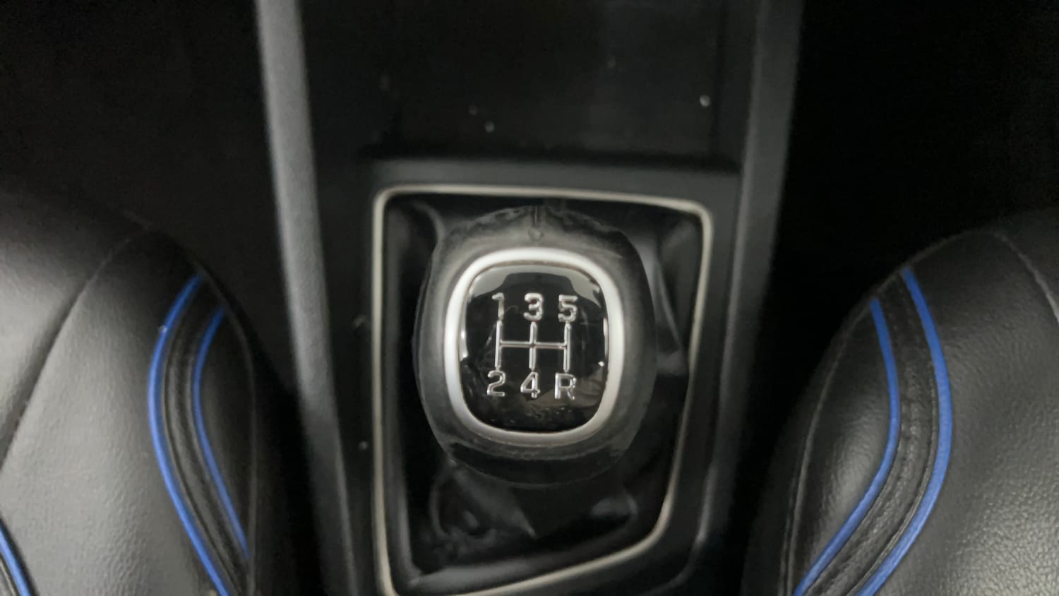 Used 2015 Hyundai Elite i20 Asta 1.2 Petrol Manual interior GEAR  KNOB VIEW