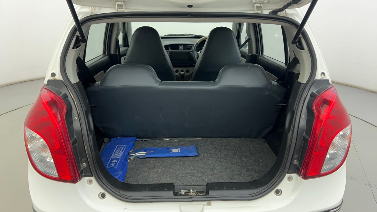 Used 2019 Maruti Suzuki Alto 800 LXi Petrol Manual interior DICKY INSIDE VIEW
