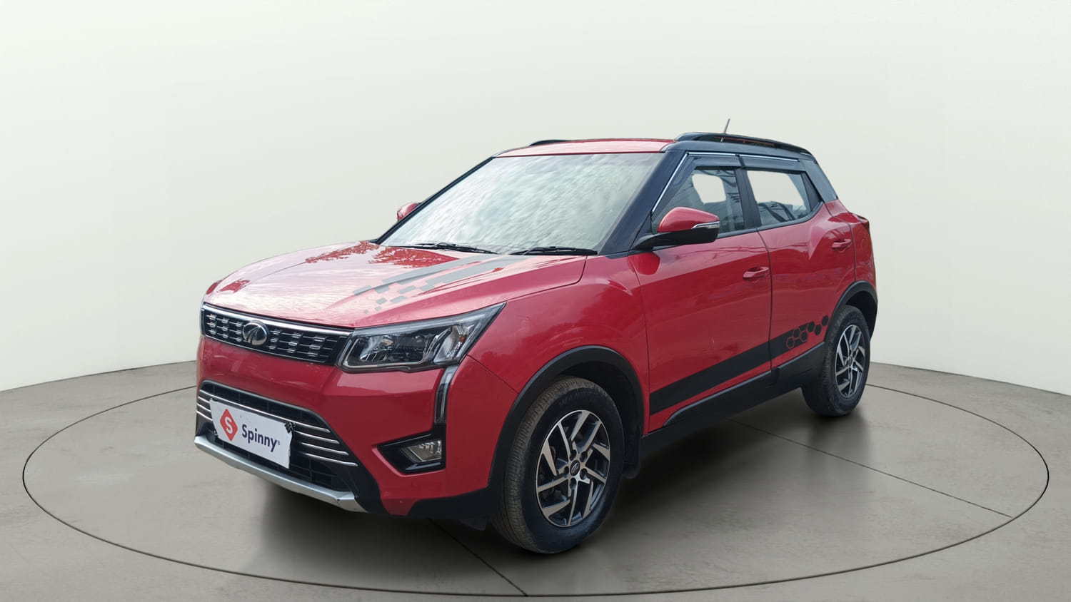 Used 2022 Mahindra XUV 300 W8 (O) 1.5 Diesel AMT Diesel Automatic exterior LEFT FRONT CORNER VIEW