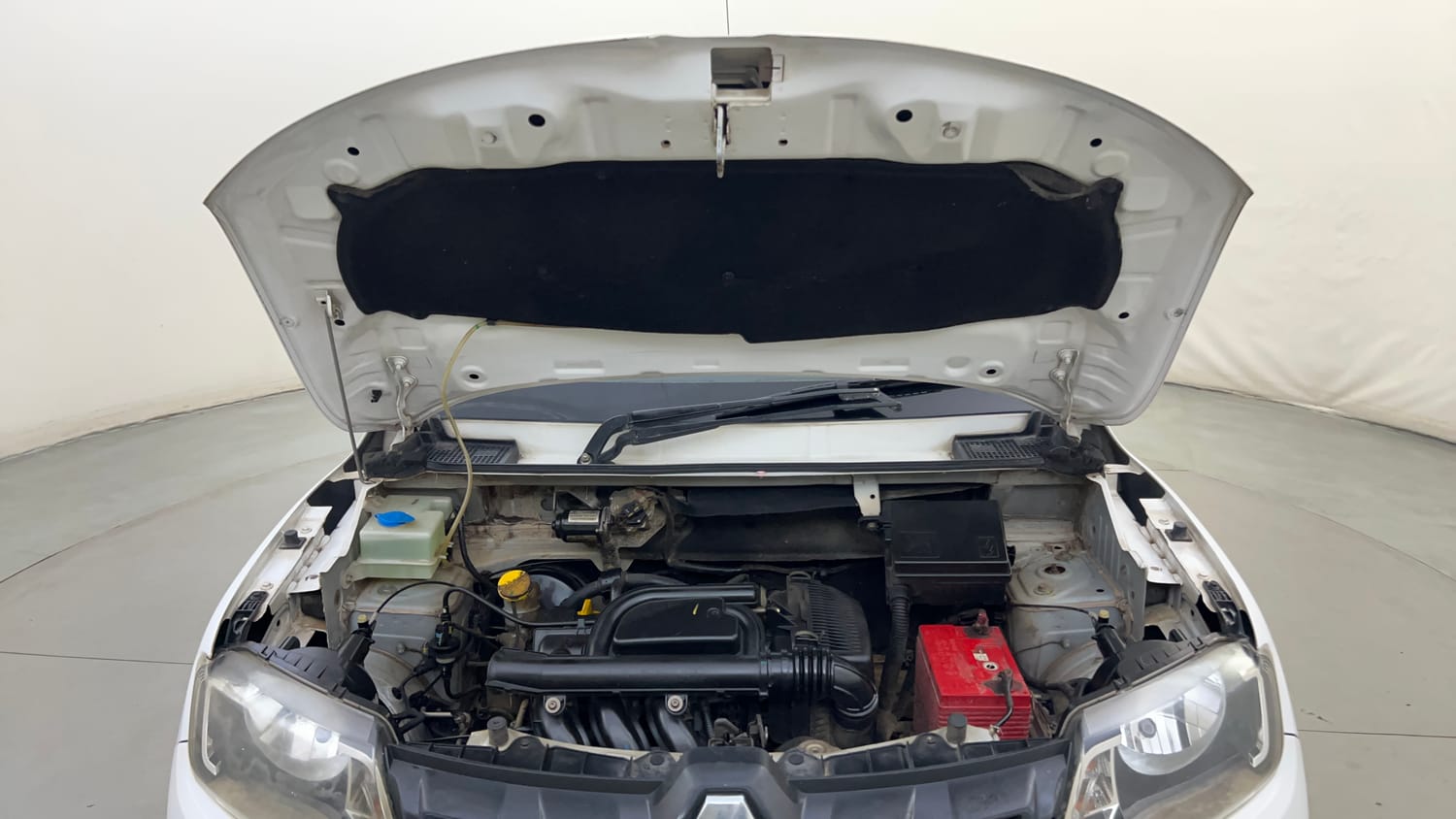 Used 2018 renault Kwid 1.0 RXL Anniversary Edition Petrol Manual engine ENGINE & BONNET OPEN FRONT VIEW