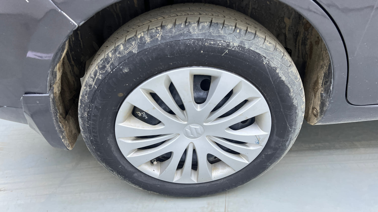 Used 2013 Maruti Suzuki Ertiga Vxi Petrol Manual tyres RIGHT REAR TYRE RIM VIEW