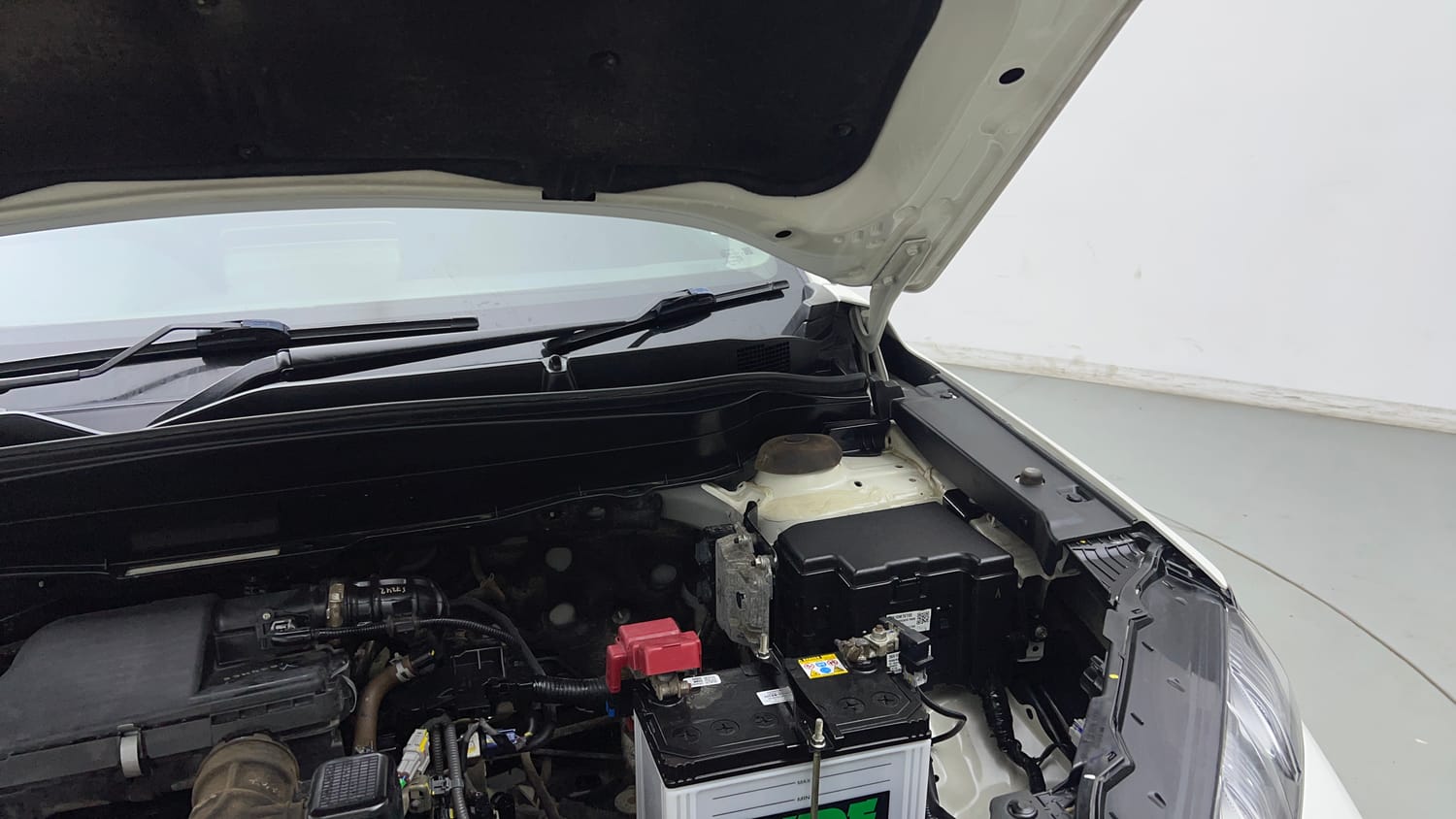Used 2023 Maruti Suzuki Grand Vitara Zeta Smart Hybrid Petrol Manual engine ENGINE LEFT SIDE HINGE & APRON VIEW
