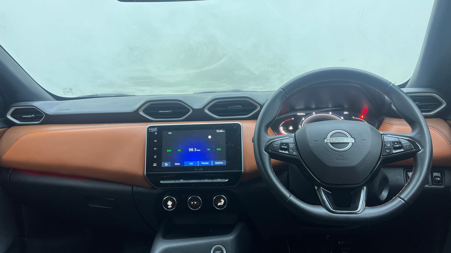 Used 2025 Nissan Magnite Tekna Plus HRAO 1.0 Turbo Petrol MT Petrol Manual interior DASHBOARD VIEW