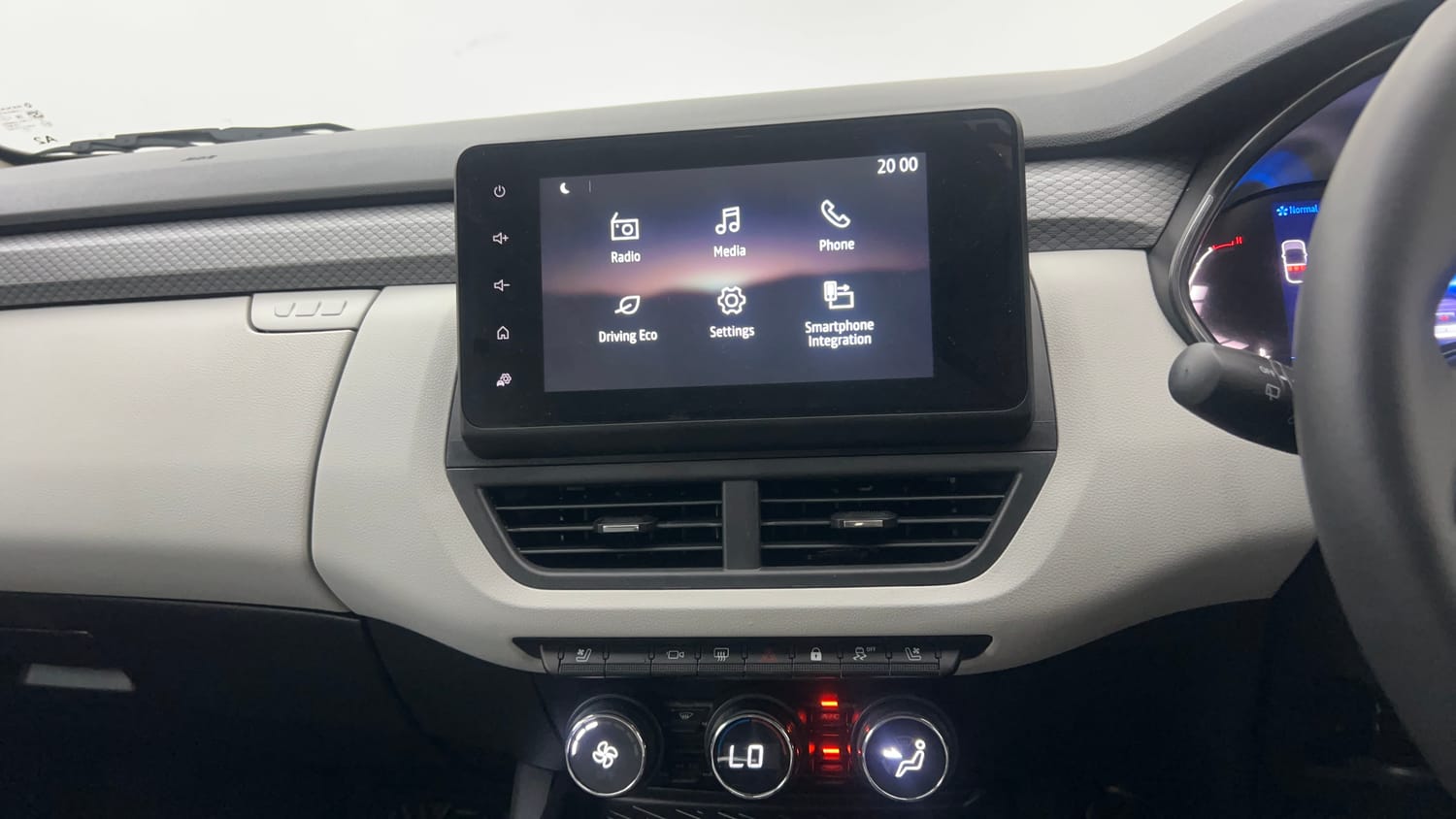 Used 2026 Renault Kiger Emotion CVT Turbo Dual Tone Petrol Automatic interior MUSIC SYSTEM & AC CONTROL VIEW