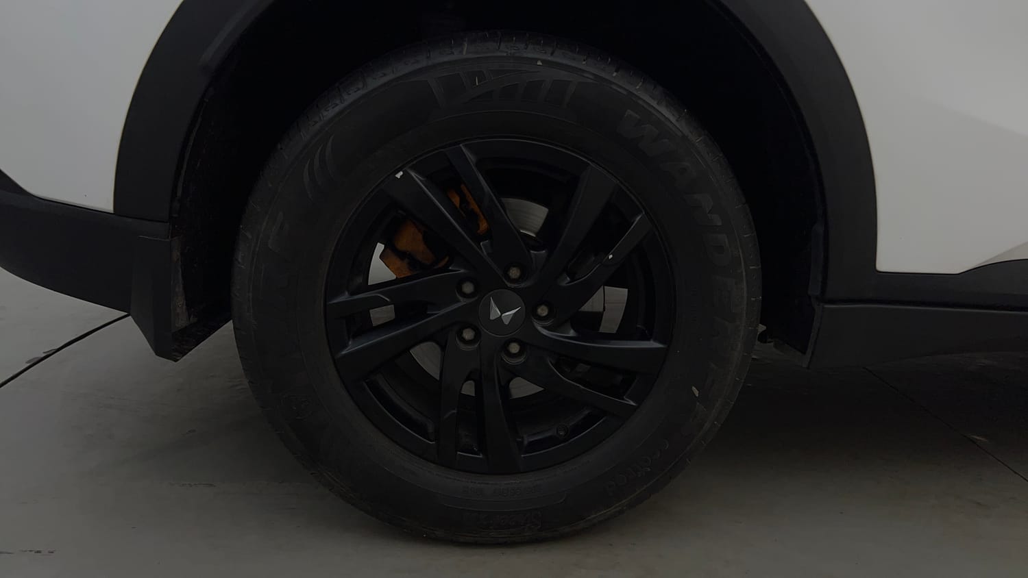 Used 2024 Mahindra XUV700 AX 5 Petrol AT 5 STR Petrol Automatic tyres RIGHT REAR TYRE RIM VIEW