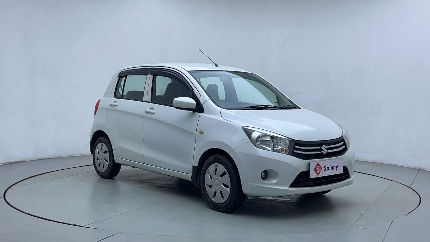 Used 2014 Maruti Suzuki Celerio VXi Petrol Manual exterior RIGHT FRONT CORNER VIEW