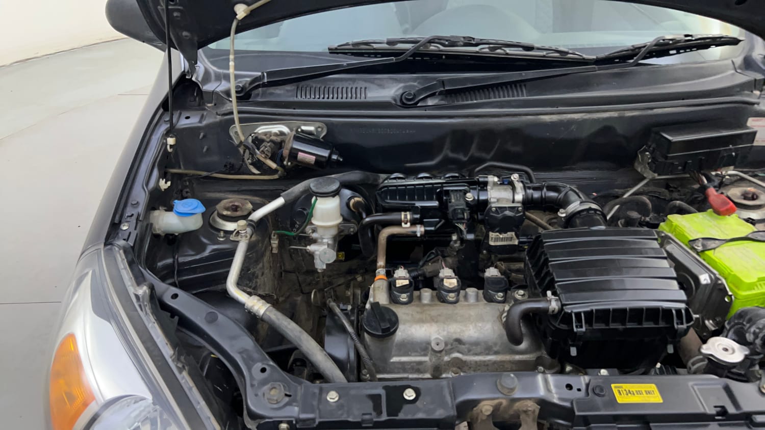 Used 2017 Maruti Suzuki Alto 800 LXi Petrol Manual engine ENGINE RIGHT SIDE HINGE & APRON VIEW