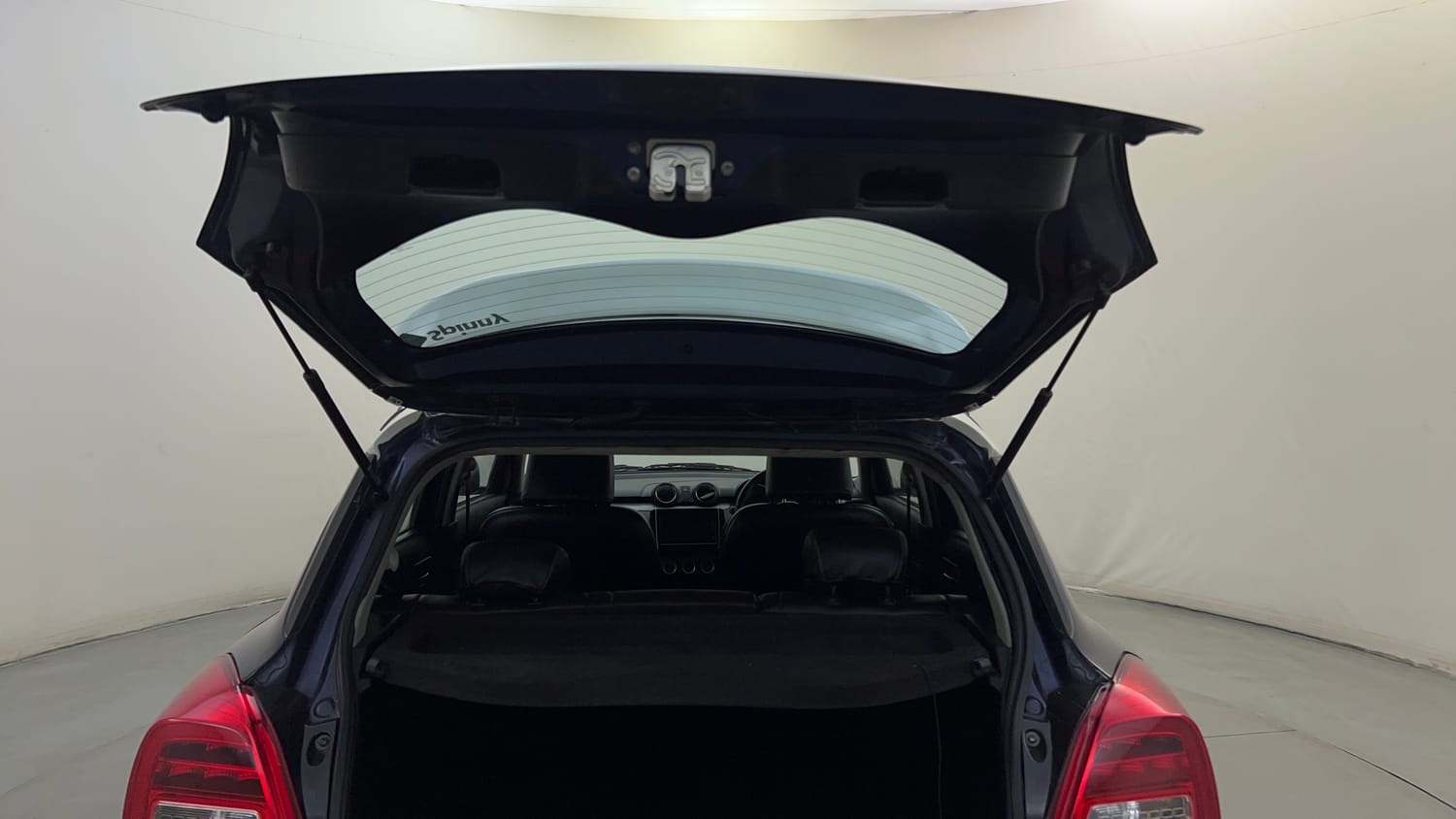 Used 2018 Maruti Suzuki Swift ZXi AMT Petrol Automatic interior DICKY DOOR OPEN VIEW
