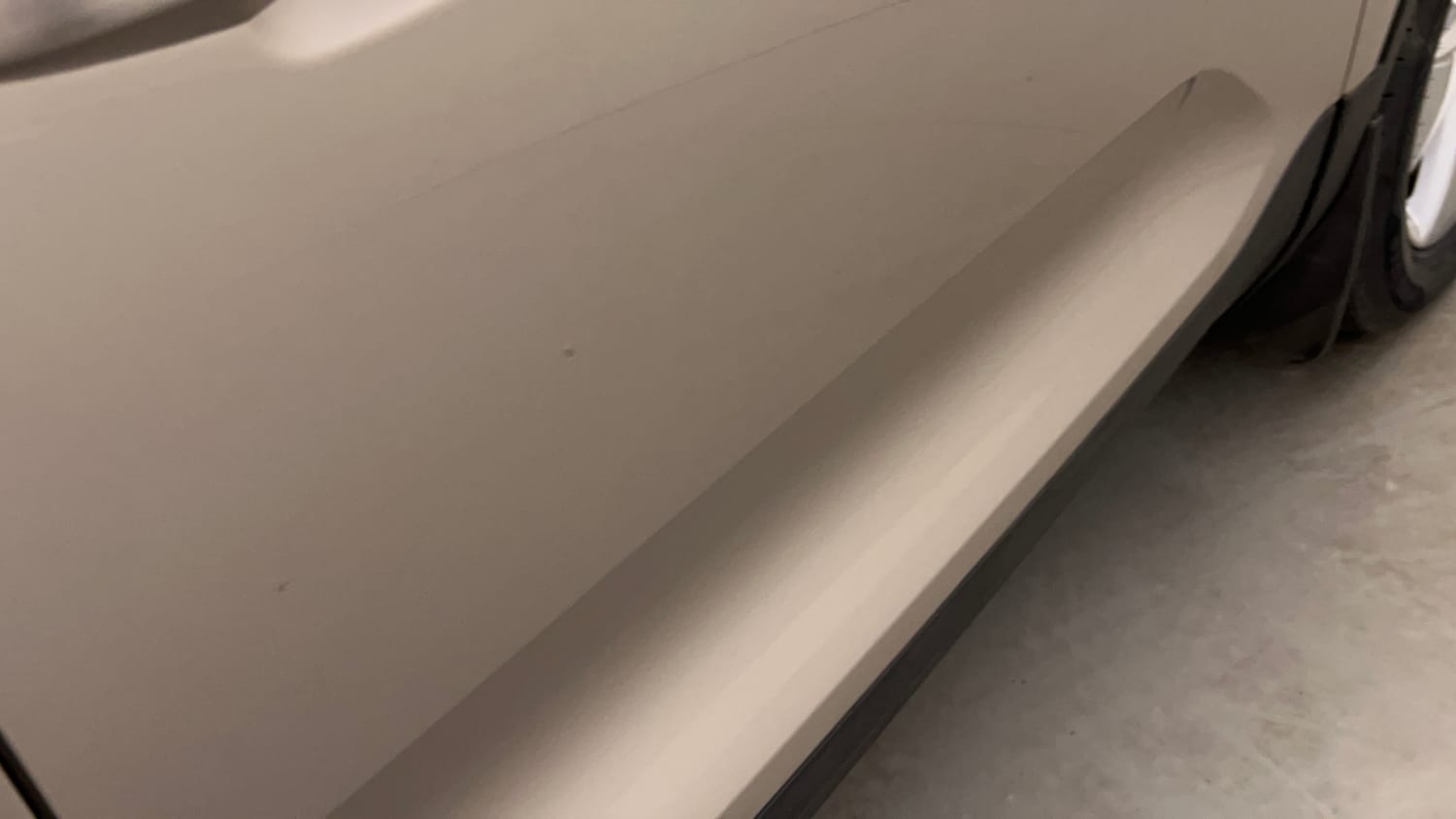 Used 2023 Volvo XC40 B4 Ultimate Petrol Automatic dents MINOR SCRATCH
