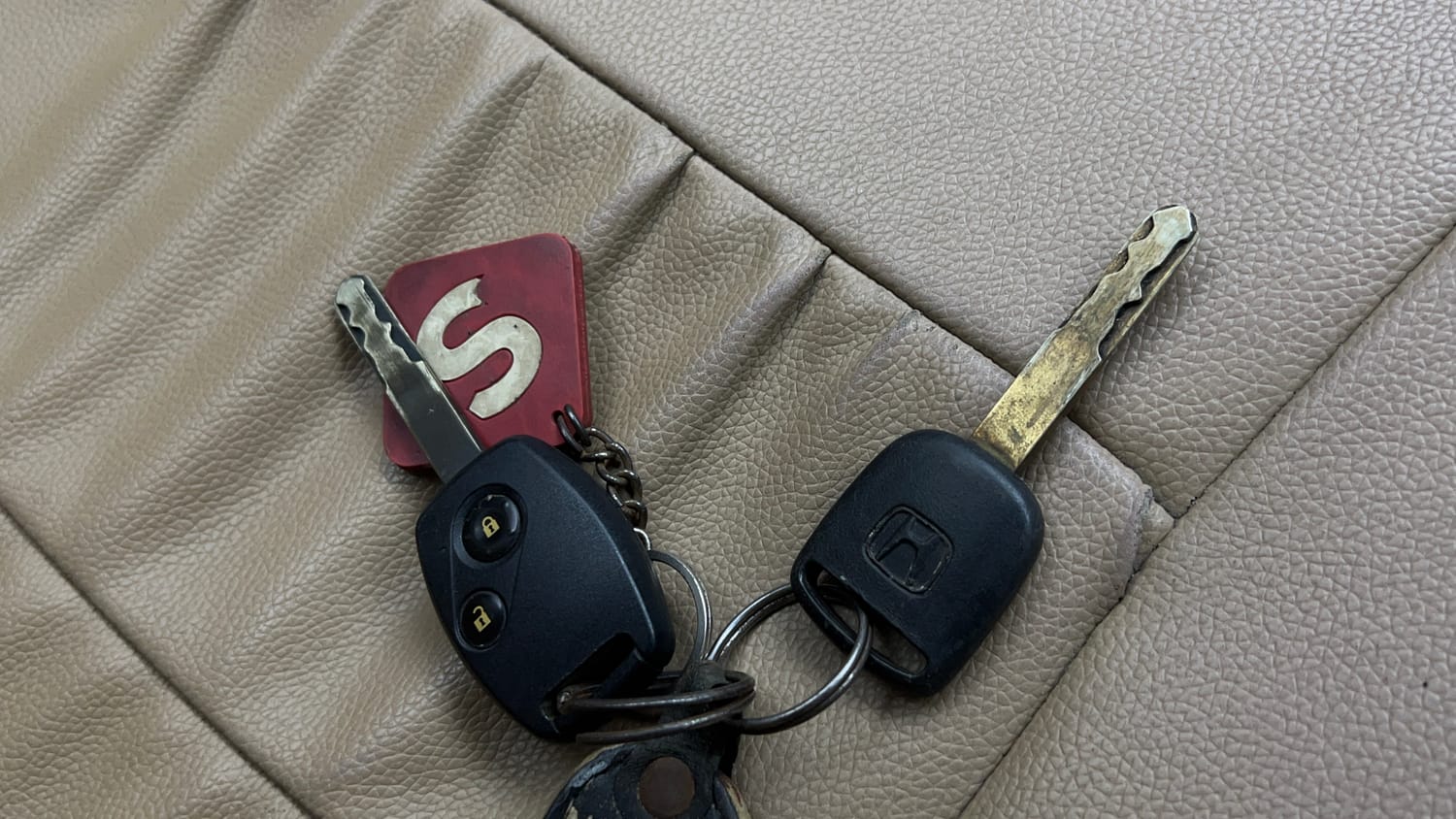 Used 2016 Honda Amaze 1.2 S i-VTEC Petrol Manual extra CAR KEY VIEW