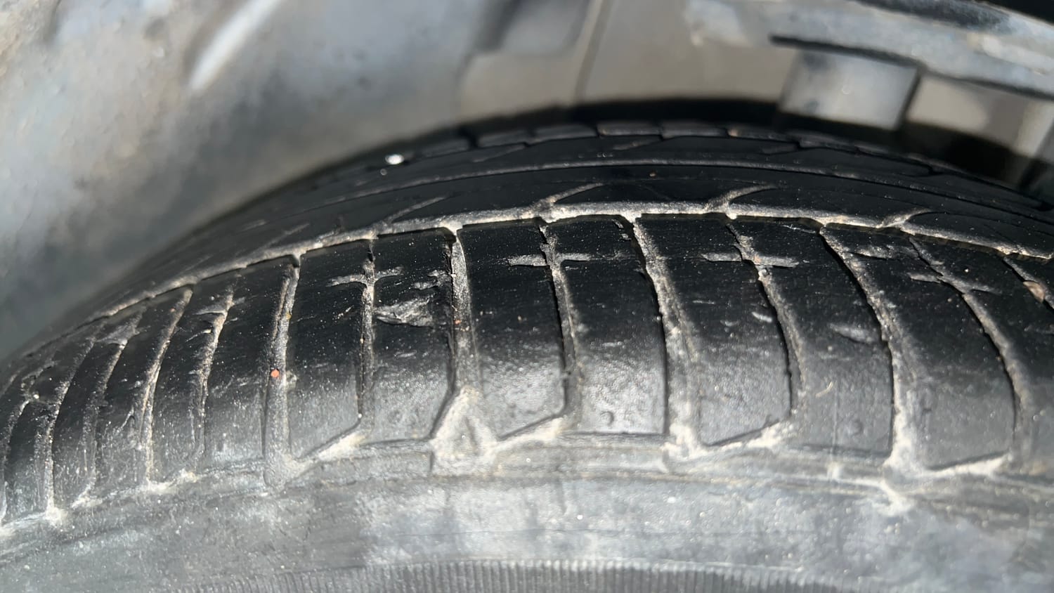 Used 2022 Tata Tiago XZ Plus Petrol Manual tyres RIGHT FRONT TYRE TREAD VIEW