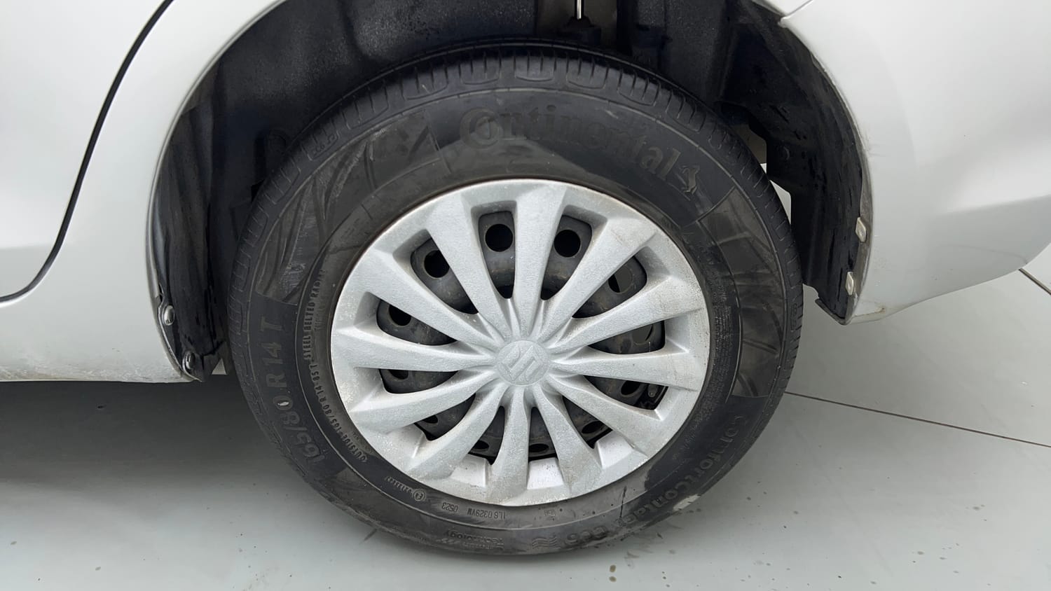 Used 2016 Maruti Suzuki Swift Dzire VXI Petrol Manual tyres LEFT REAR TYRE RIM VIEW