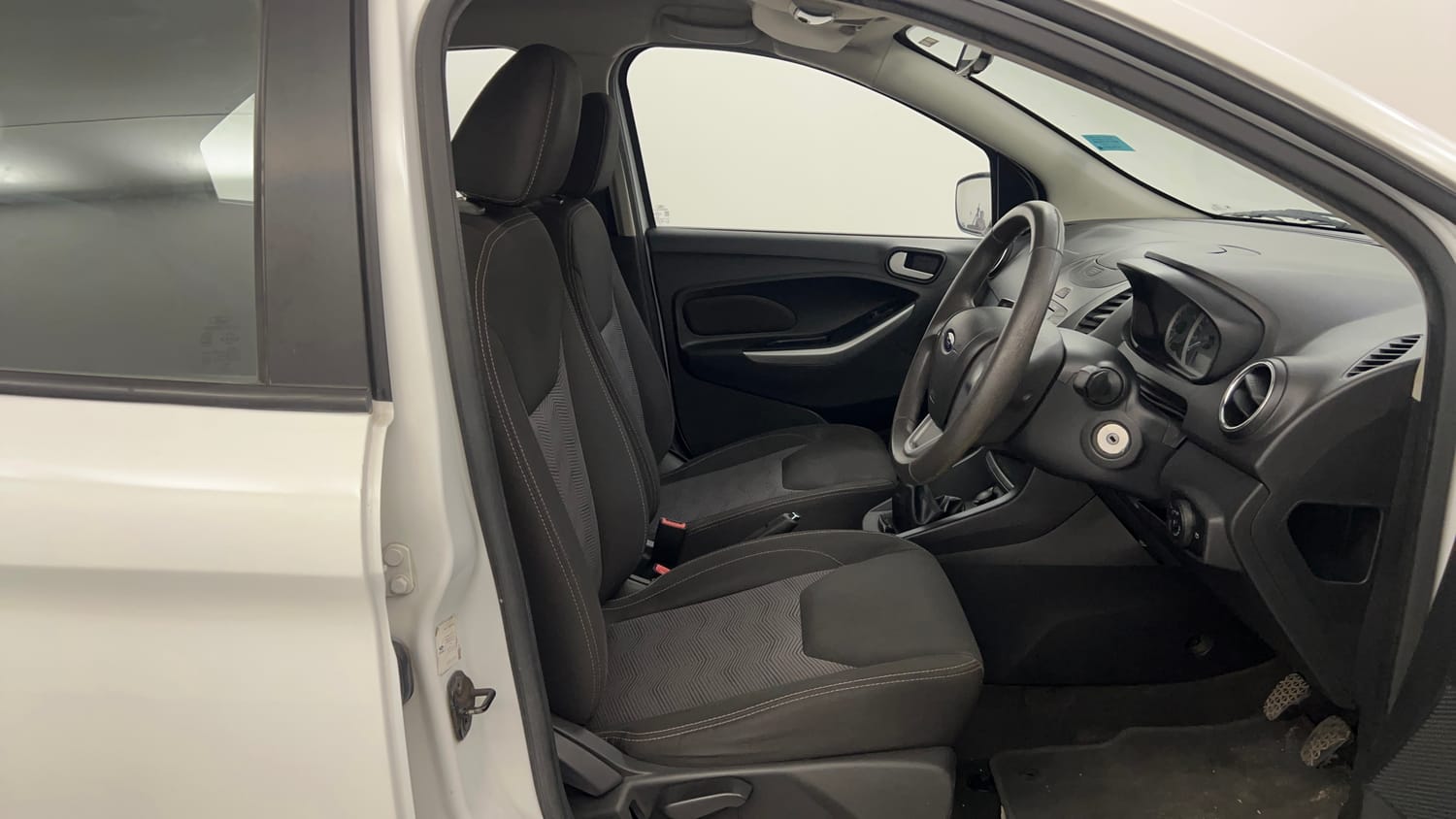 Used 2018 Ford Figo Titanium 1.2 Ti-VCT Petrol Manual interior RIGHT SIDE FRONT DOOR CABIN VIEW
