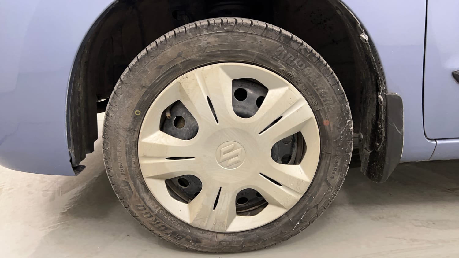 Used 2016 Maruti Suzuki Wagon R 1.0 VXI AMT Petrol Automatic tyres LEFT FRONT TYRE RIM VIEW