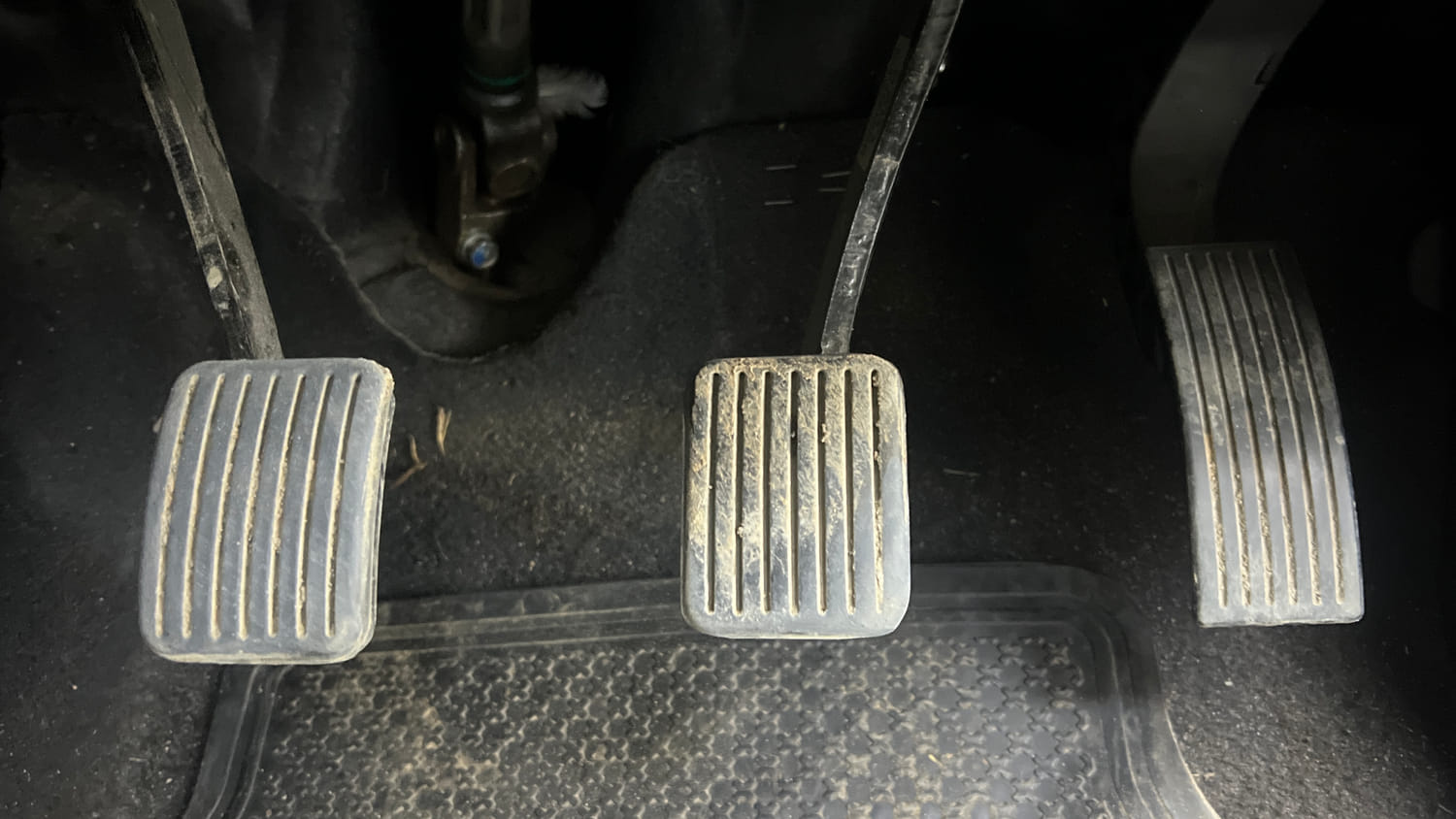 Used 2015 Hyundai Grand i10 Sportz 1.2 Kappa VTVT Petrol Manual interior PEDALS VIEW