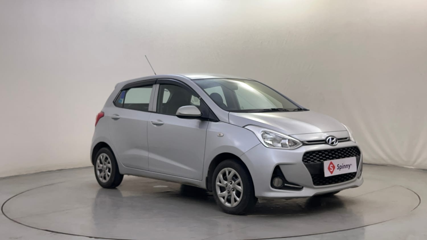 Used 2017 Hyundai Grand i10 Sportz 1.2 Kappa VTVT Petrol Manual exterior RIGHT FRONT CORNER VIEW