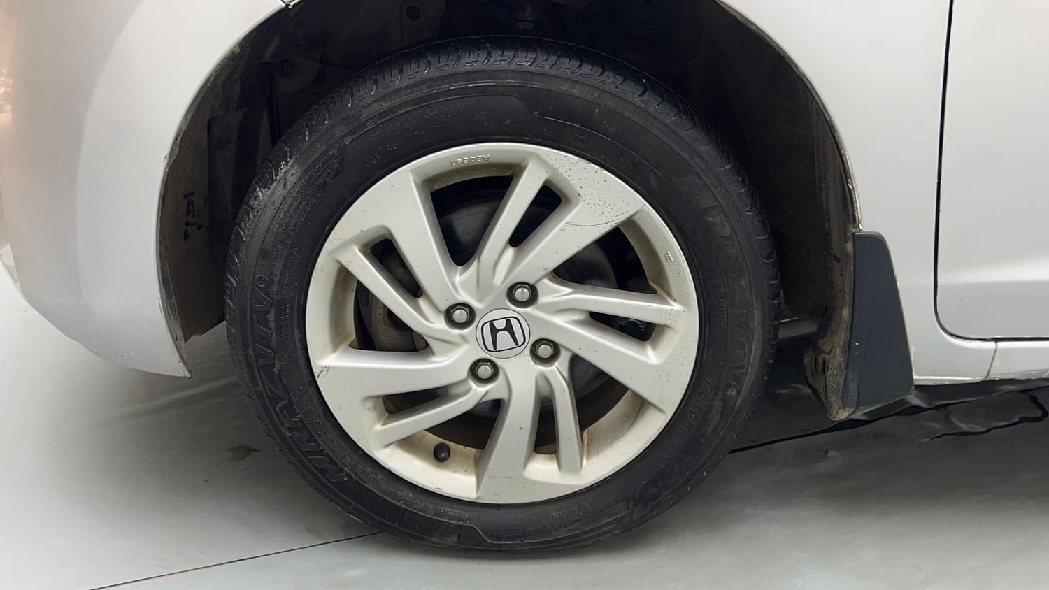 Used 2016 Honda Jazz VX Petrol Petrol Manual tyres LEFT FRONT TYRE RIM VIEW