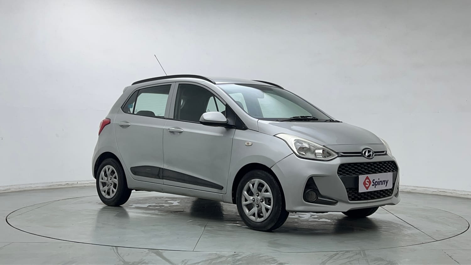 Used 2017 Hyundai Grand i10 Sportz 1.2 Kappa VTVT Petrol Manual exterior RIGHT FRONT CORNER VIEW